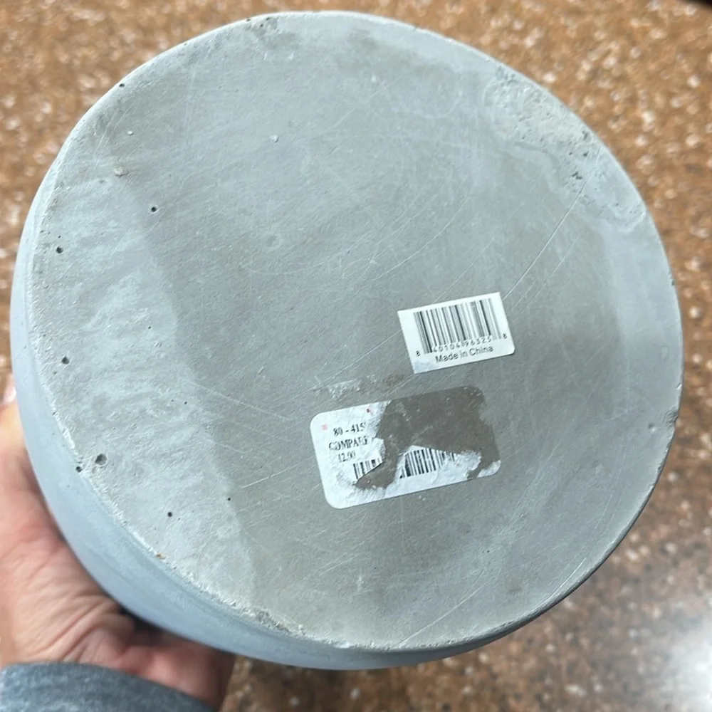 Concrete cutlery cylinder